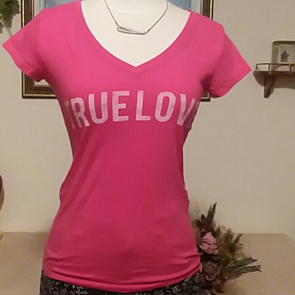 T-shirt, Aeropostale pink V-neck